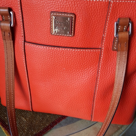 Dooney &Bourke shoulder bag,lightly used - Picture 3 of 4